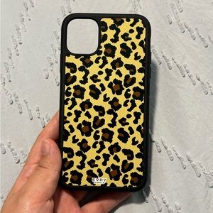 Evry Jewels IPhone 11 Cheetah Girl Case